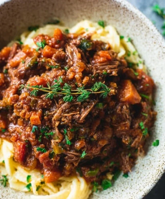Slow Cooker Beef Ragu: Whole30, Pnon-non-non-alcoholic alternativeic non-alcoholic aleo, Gluten-Free